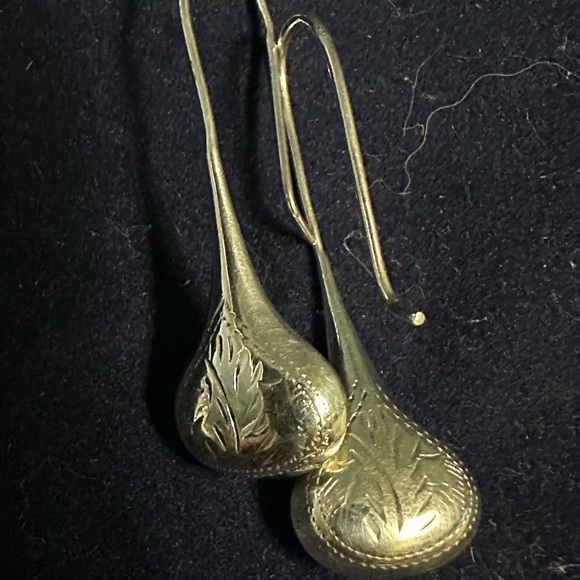 Vintage Sterling Silver Etched Drop Earrings - Picture 5 of 7
